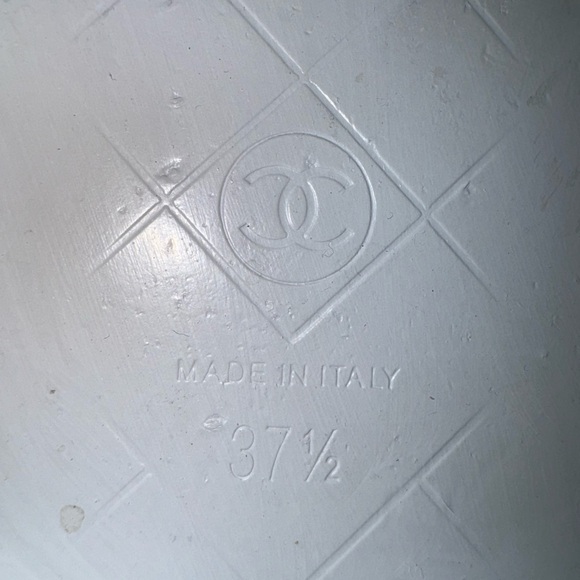 Authentic White Chanel Interlocking CC Logo Leather Loafers - Picture 7 of 8